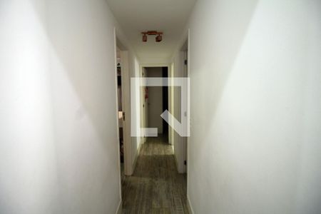 Corredor de apartamento à venda com 3 quartos, 80m² em Vicente de Carvalho, Rio de Janeiro