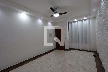 Sala de casa à venda com 2 quartos, 73m² em Vila Tolstoi, São Paulo