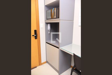 Cozinha de kitnet/studio para alugar com 1 quarto, 25m² em Caminho das Árvores, Salvador