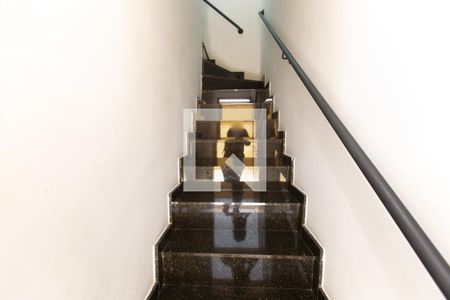 Escada  de casa de condomínio à venda com 2 quartos, 57m² em Itaquera, São Paulo