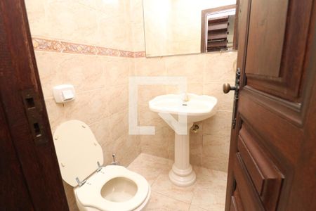 Lavabo de casa para alugar com 5 quartos, 520m² em Jardim Guanabara, Rio de Janeiro