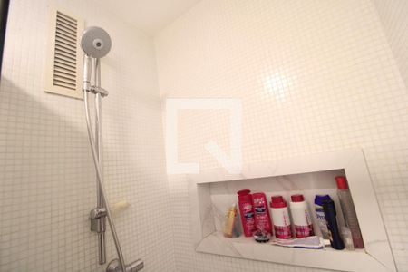 Banheiro de apartamento à venda com 1 quarto, 133m² em Usina Piratininga, São Paulo