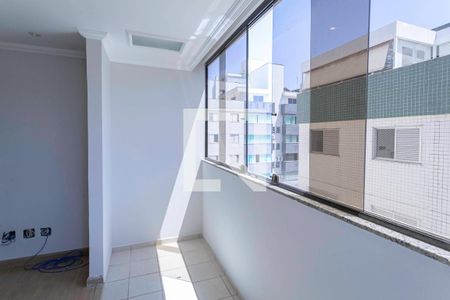 Varanda da sala de apartamento à venda com 3 quartos, 100m² em Castelo, Belo Horizonte
