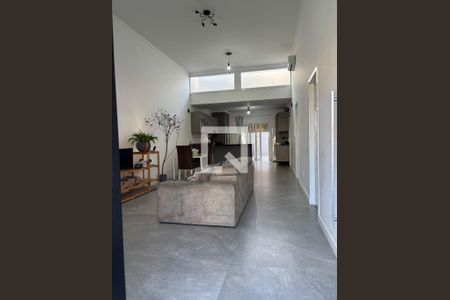 Sala de casa para alugar com 2 quartos, 118m² em Guarujá, Porto Alegre