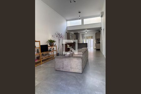 Sala de casa para alugar com 2 quartos, 118m² em Guarujá, Porto Alegre