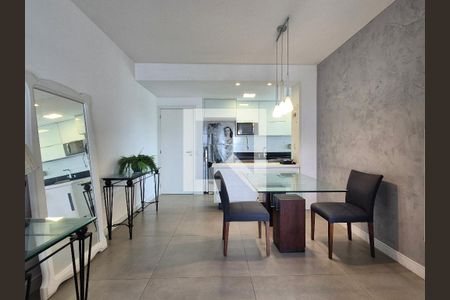 Sala  de apartamento para alugar com 3 quartos, 84m² em Barra da Tijuca, Rio de Janeiro