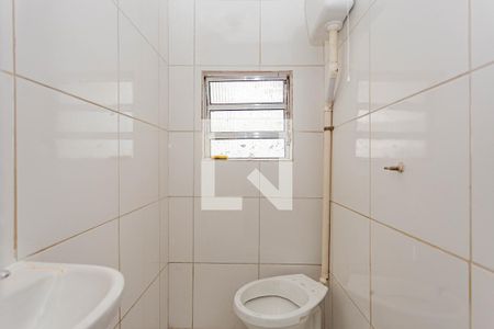 Banheiro Social de casa para alugar com 1 quarto, 60m² em Vila Liviero, São Paulo