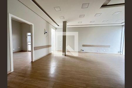 Sala  de casa para alugar com 8 quartos, 406m² em Centro, Uberlândia