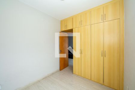 Quarto de apartamento para alugar com 2 quartos, 63m² em Estoril, Belo Horizonte