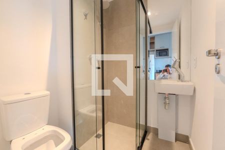 Banheiro de kitnet/studio para alugar com 1 quarto, 24m² em Bela Vista, São Paulo