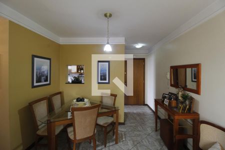 Sala de apartamento à venda com 2 quartos, 70m² em Jardim Carvalho, Porto Alegre