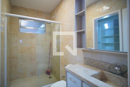 Banheiro da Suíte de apartamento à venda com 3 quartos, 130m² em Navegantes, Porto Alegre