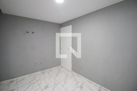 Quarto 1 de apartamento para alugar com 2 quartos, 50m² em Cordovil, Rio de Janeiro