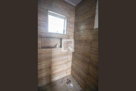 Banheiro de apartamento para alugar com 2 quartos, 67m² em Jardim Roberto, Taboão da Serra