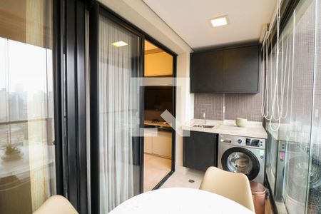 Varanda Sala/Cozinha de apartamento para alugar com 1 quarto, 38m² em Campo Belo, São Paulo