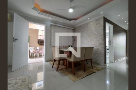 Sala de casa de condomínio para alugar com 3 quartos, 200m² em Pechincha, Rio de Janeiro