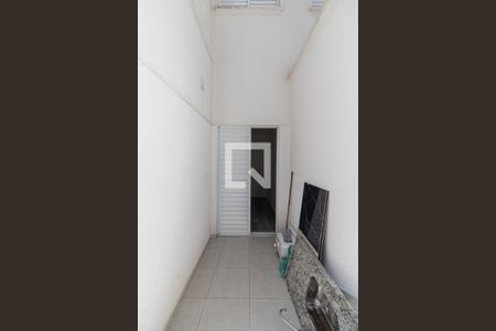 Quintal de apartamento à venda com 2 quartos, 70m² em Vila Carmosina, São Paulo