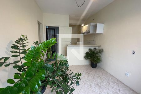 Sala de casa para alugar com 1 quarto, 70m² em Parque Duque, Duque de Caxias