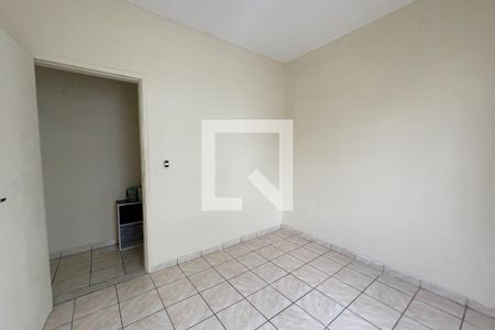 Quarto de casa para alugar com 1 quarto, 70m² em Parque Duque, Duque de Caxias
