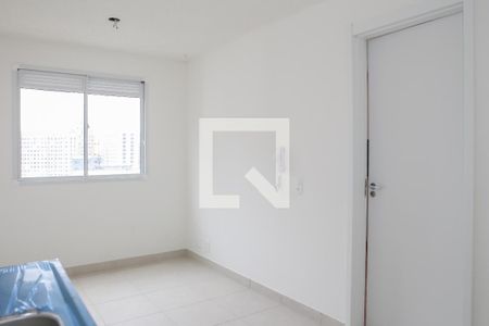 Sala e Cozinha de apartamento à venda com 1 quarto, 24m² em Parque Industrial Tomas Edson, São Paulo