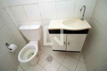 Lavabo de casa para alugar com 2 quartos, 84m² em Irajá, Rio de Janeiro