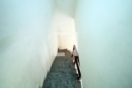 Sala - Escada de casa para alugar com 2 quartos, 84m² em Irajá, Rio de Janeiro