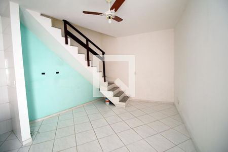 Sala de casa para alugar com 2 quartos, 84m² em Irajá, Rio de Janeiro