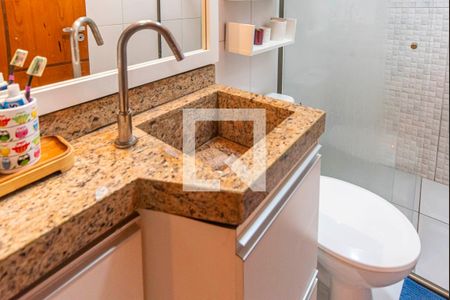 Banheiro  de apartamento à venda com 2 quartos, 36m² em Vila Pires, Santo André