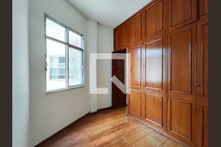 Quarto 1 de apartamento para alugar com 2 quartos, 60m² em Grajaú, Rio de Janeiro