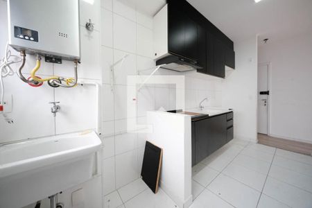 Sala/Cozinha de apartamento para alugar com 2 quartos, 48m² em Vila Paranagua, São Paulo