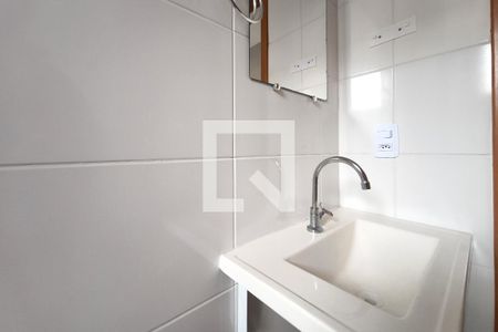 Banheiro de apartamento para alugar com 1 quarto, 37m² em Parque Industrial, Campinas