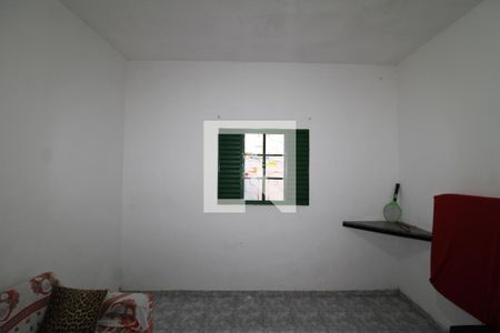 Quarto 2 de casa para alugar com 2 quartos, 80m² em Vila Vitorio Mazzei, São Paulo