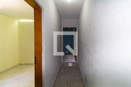 Corredor de casa para alugar com 2 quartos, 140m² em Jardim Sao Roberto, São Paulo