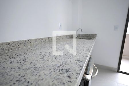 Sala / Cozinha / Área de Serviço de apartamento para alugar com 1 quarto, 47m² em Parque das Nações, Santo André
