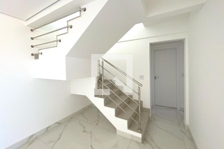Escadas de apartamento à venda com 3 quartos, 163m² em Sagrada Família, Belo Horizonte