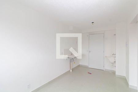 Sala/Cozinha de apartamento para alugar com 2 quartos, 32m² em Vila Carmosina, São Paulo