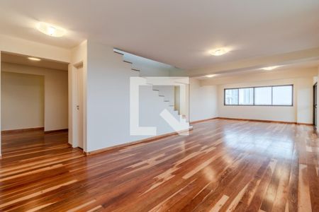 Apartamento para alugar com 3 quartos, 240m² em Vila Suzana, São Paulo