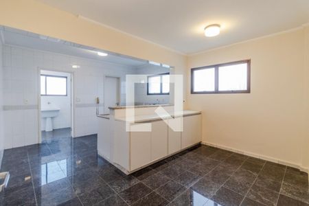 Apartamento para alugar com 3 quartos, 240m² em Vila Suzana, São Paulo