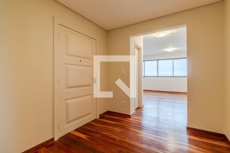 Apartamento para alugar com 3 quartos, 240m² em Vila Suzana, São Paulo