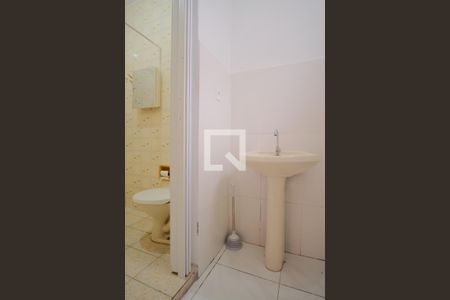 Banheiro de casa para alugar com 1 quarto, 70m² em Penha de França, São Paulo