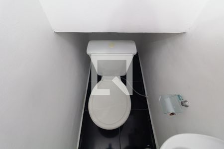 Lavabo de casa de condomínio para alugar com 2 quartos, 92m² em Vila Taquari, São Paulo