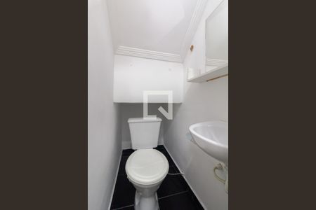 Lavabo de casa de condomínio para alugar com 2 quartos, 92m² em Vila Taquari, São Paulo