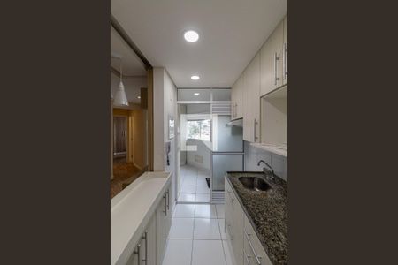 Sala e Cozinha de apartamento à venda com 2 quartos, 52m² em Chácara Cruzeiro do Sul, São Paulo