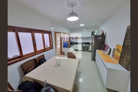 Casa à venda com 3 quartos, 180m² em Jardim Olympia, São Paulo