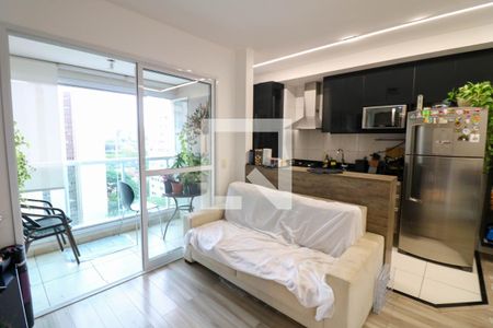 Sala / Cozinha de apartamento para alugar com 1 quarto, 39m² em Santo Amaro, São Paulo