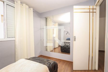 Quarto 2 de apartamento para alugar com 2 quartos, 45m² em Jardim Elizabete, Taboão da Serra