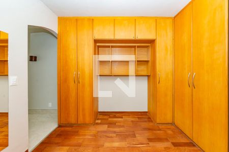 Suíte de apartamento para alugar com 2 quartos, 84m² em Estoril, Belo Horizonte