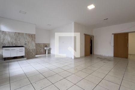 Sala 1 de casa para alugar com 5 quartos, 600m² em Vila das Palmeiras, Guarulhos