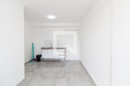 Sala - Cozinha de apartamento para alugar com 1 quarto, 26m² em Vila Sonia, São Paulo