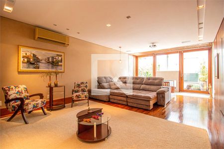 Casa à venda com 4 quartos, 453m² em Jardim Marajoara, São Paulo